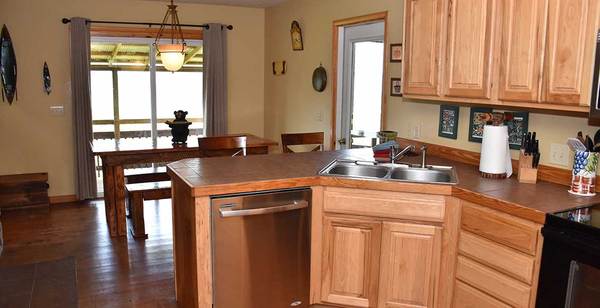 107 Hillcrest Lodge Photo 2