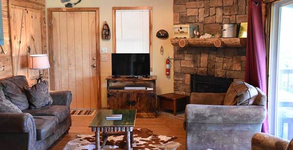 106 Reel Em Inn Photo 4